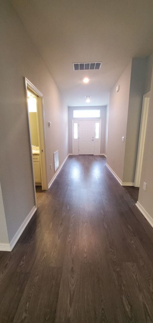 Building Photo - 4-Bedroom, 2.5-Bathroom in Winter Haven