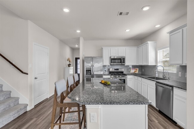 Building Photo - 28130 Aspen Horizon Dr