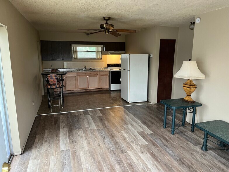 Primary Photo - 783 Formosa Ave