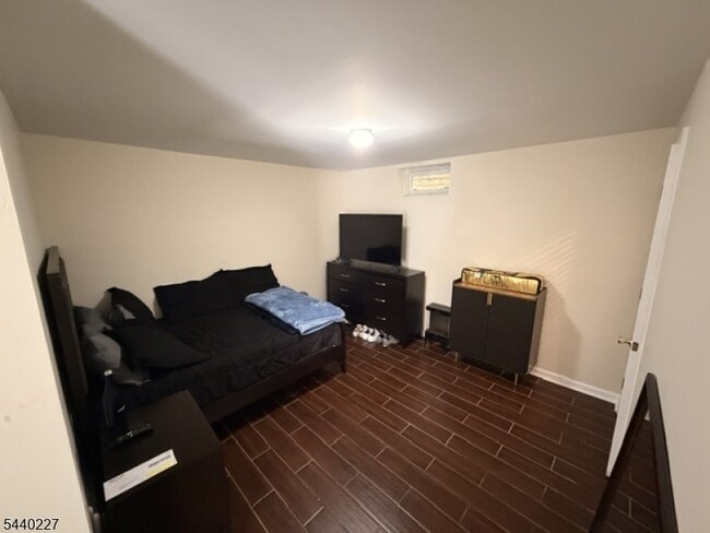 Building Photo - 310 Winding Hill Dr