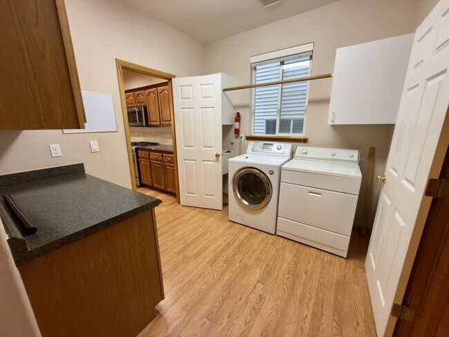 Building Photo - 5124 NW Crady Ln