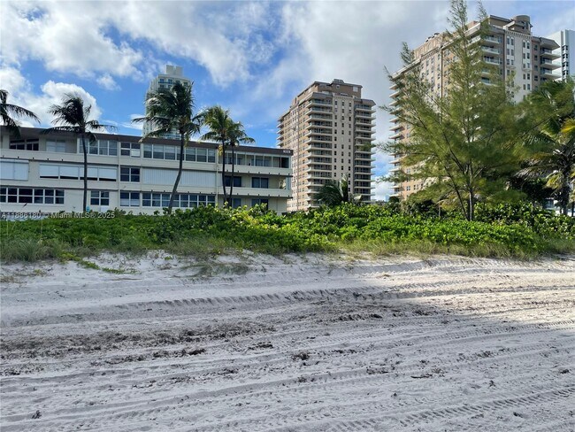 Building Photo - 1936 S Ocean Dr