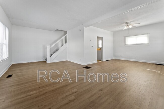 Building Photo - 601 N Sherman Dr