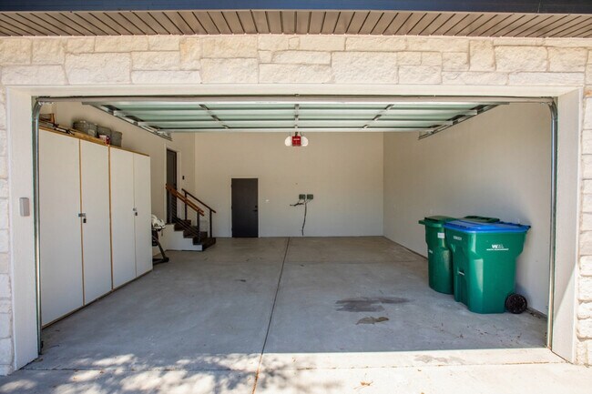 Building Photo - 160 W 1600 S