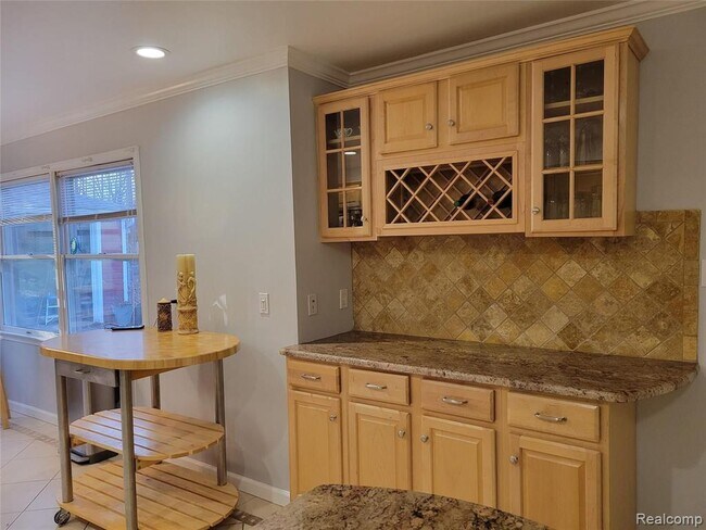 Building Photo - 18311 Norwich Rd