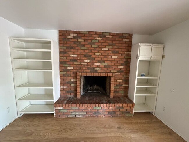 Building Photo - Glendale 4br With Pool