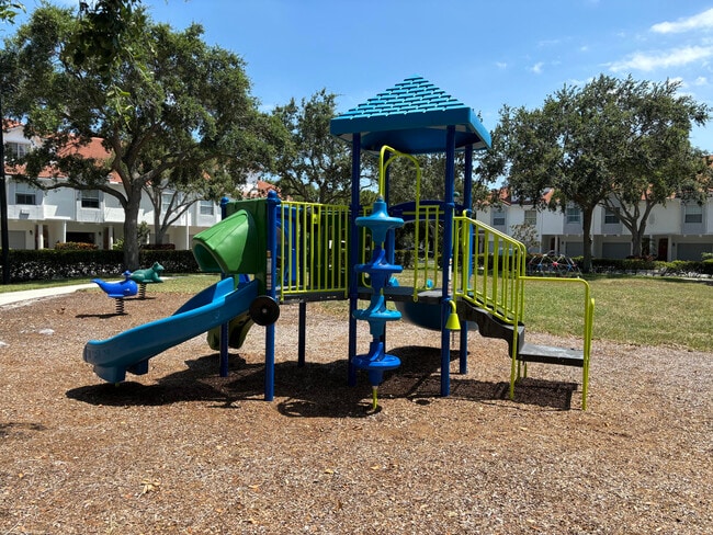 Building Photo - 2048 Alta Meadows Ln