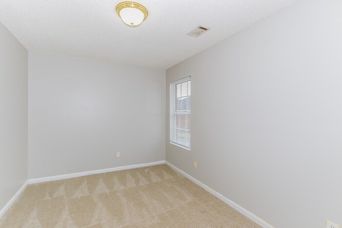 Building Photo - 3322 Sugarberry Dr