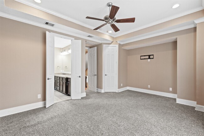 Building Photo - 1411 Elgin St