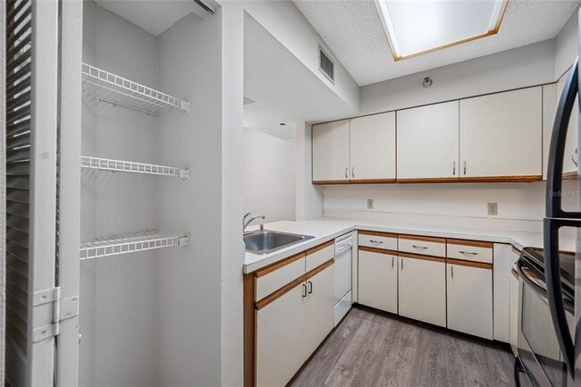 Building Photo - 2333 Feather Sound Dr