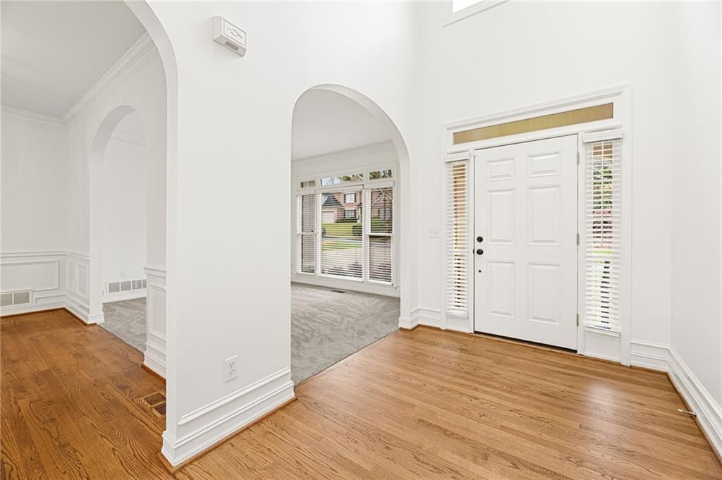 Building Photo - 1158 Queensgate Dr SE