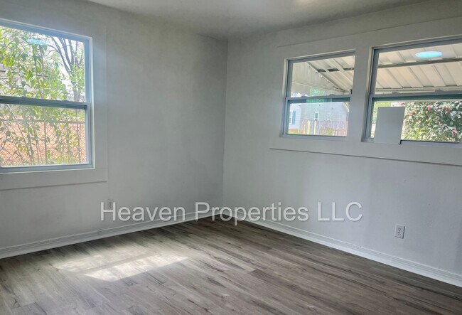 Building Photo - 2531 Crispin Ave