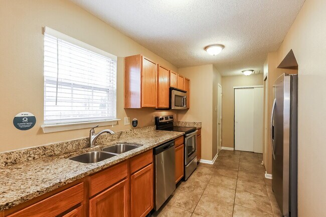 Building Photo - 2349 Providence Ct