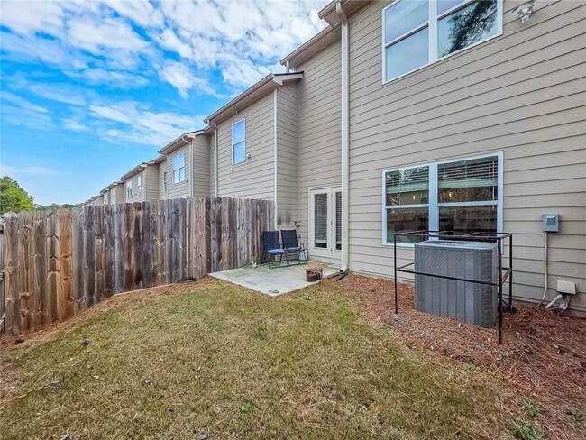 Building Photo - 5786 Calle Vis Dr