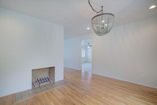 Building Photo - 3bd/1.5ba Mercer Island Home