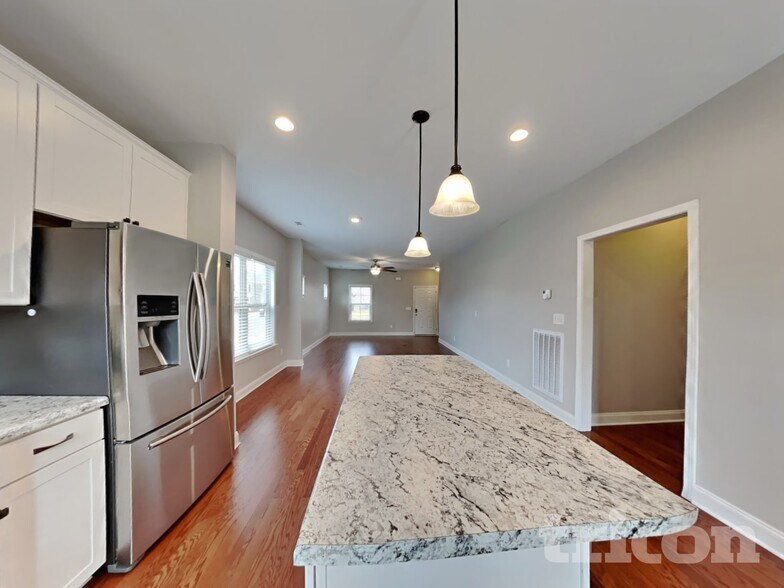 Building Photo - 1363 Coates Ln