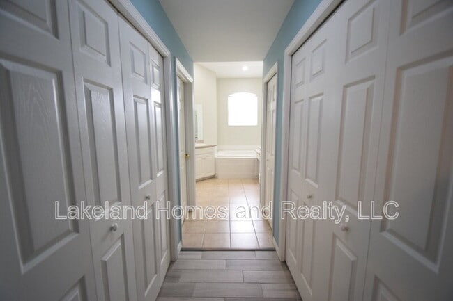 Building Photo - 534 Grasslands Village Cir