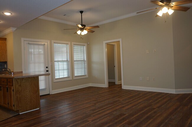 Building Photo - 4 Bed 2 Bath two car garage  Home