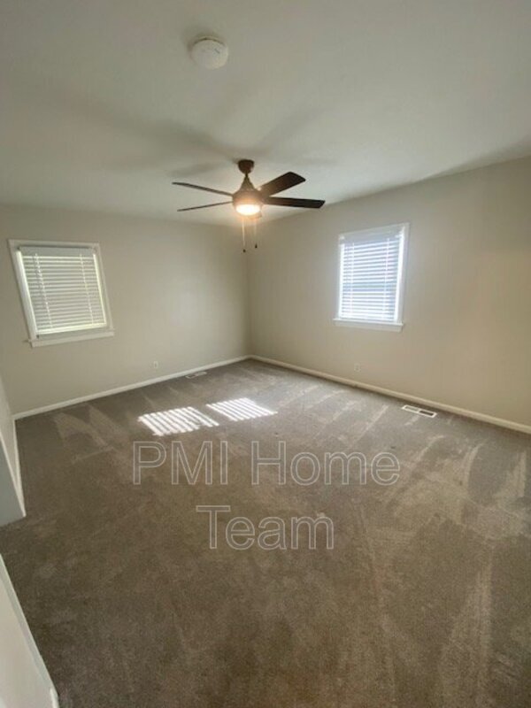 Building Photo - 330 E 100 N