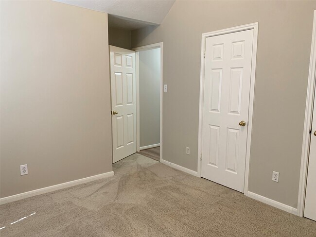 Building Photo - 4411 W Thunderwood Cir
