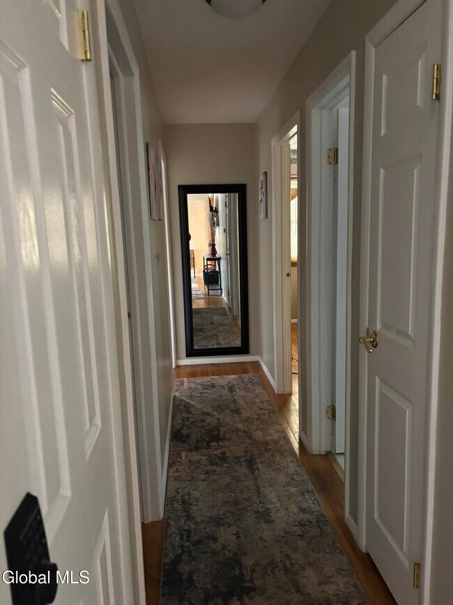 Building Photo - 52 Trottingham Rd