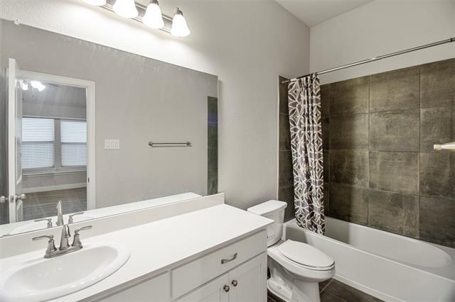 Building Photo - 525 Redbud Dr