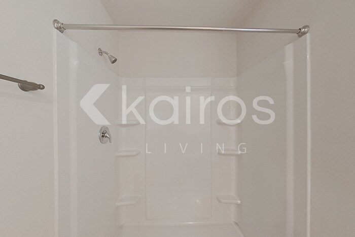 Building Photo - 137 Inez Ave