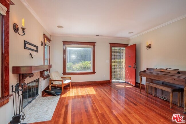 Building Photo - 4253 Fountain Ave