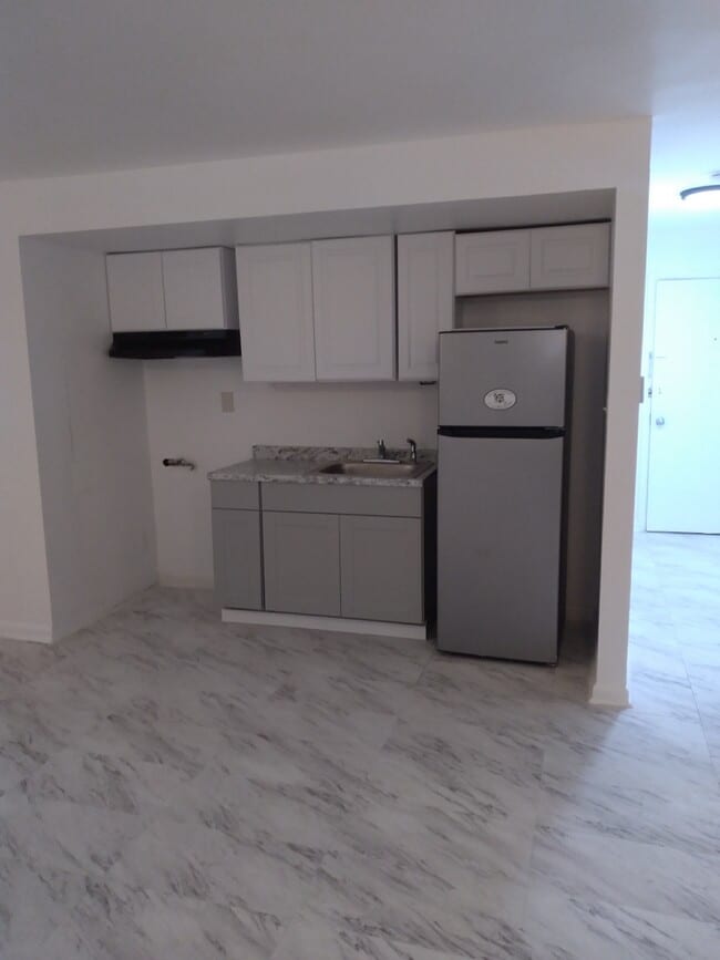 Building Photo - 4010 Hampden St