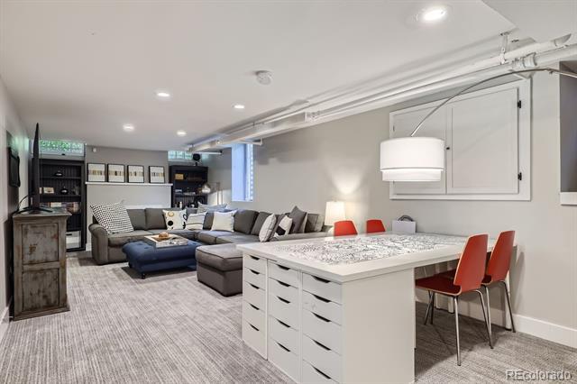 Building Photo - 2082 Cherry St