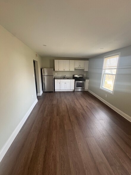 Building Photo - 700 Woodbourne Ave
