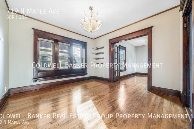 Building Photo - 719 N Maple Ave