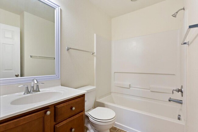 Building Photo - 2302 McCook Dr