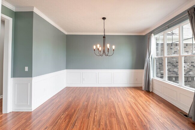 Building Photo - 4 Bedroom , 3 full bath with basement