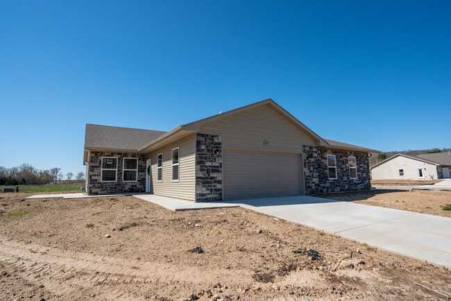 Primary Photo - 540 McKay Way