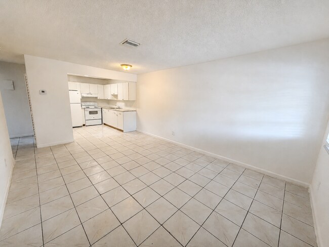 Building Photo - 500 NW 35th St