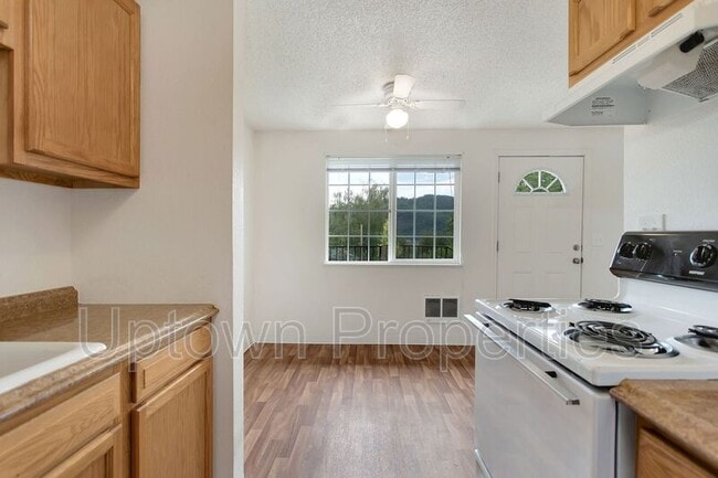 Building Photo - 6808 N Richmond Ave