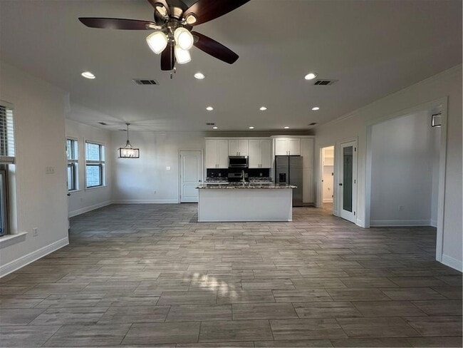 Building Photo - 2148 Pirate Dr