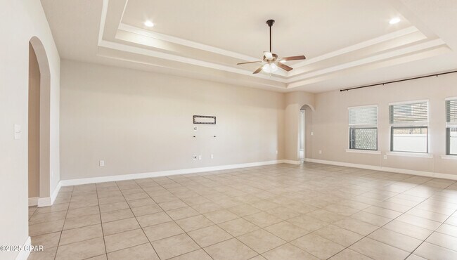 Building Photo - 221 S Shoreview Dr