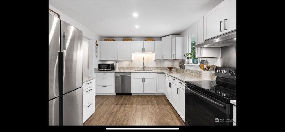 Kitchen - 5326 Green Hills Ave NE