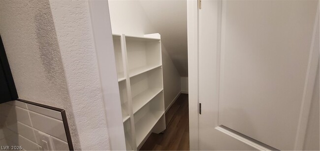 Building Photo - 184 Wewatta Ave