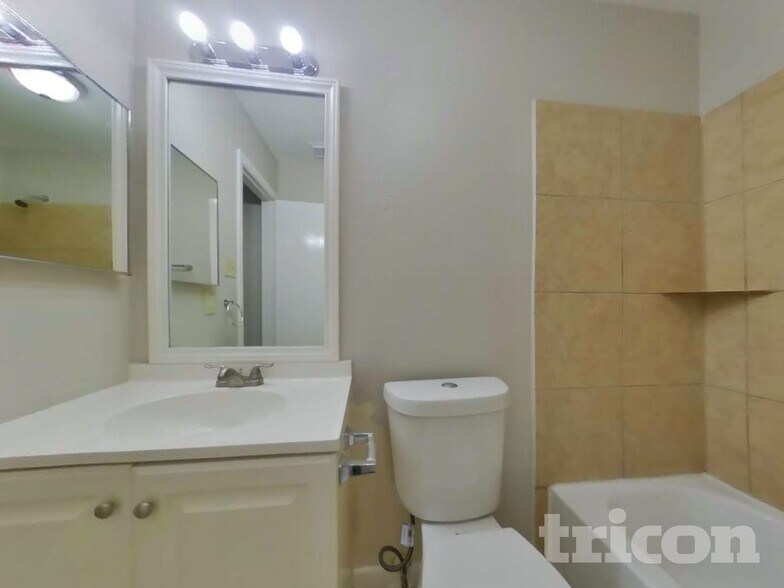 Building Photo - 4615 Tealgate Dr