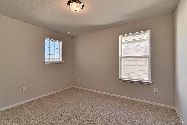 Building Photo - 6601 Loretta White Ln