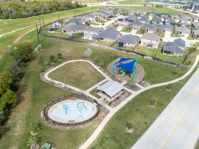 Building Photo - 21430 Poppy Pk Ave