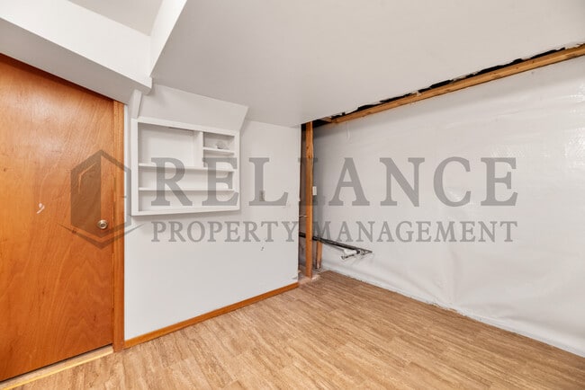 Building Photo - 1022 S Capri Ln