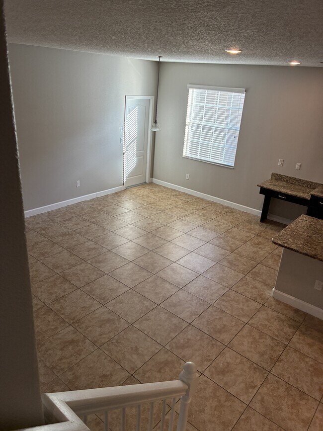 Building Photo - 3201 Bayflower Ave