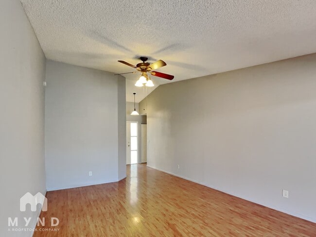 Building Photo - 213 N Jacs Pl