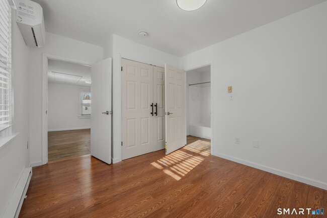 Building Photo - 127 Spithead Rd