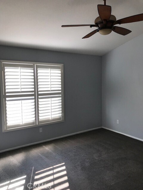 Building Photo - 10 Carriage Dr