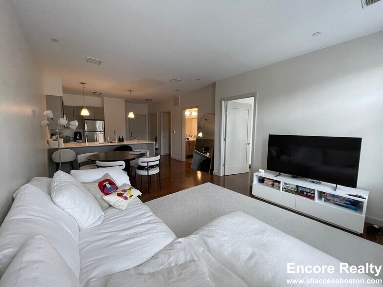 Building Photo - 455 Harvard St